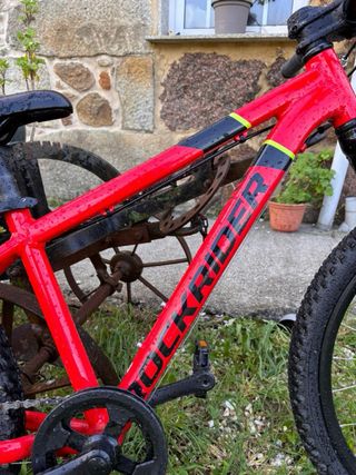 Bicicleta de montaña roja