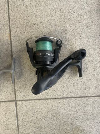 Mulinelli e canne da pesca misti