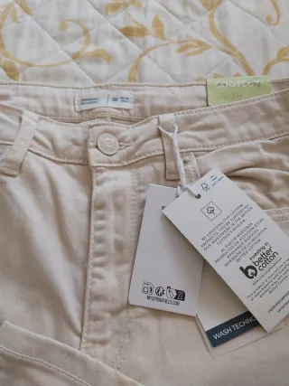 Pantalón beige campana