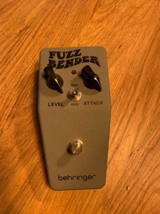 Behringer Fuzz Bender Pedal Guitarra