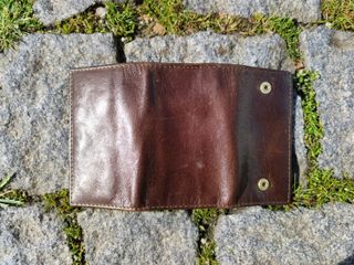 Porta-chaves em pele castanha