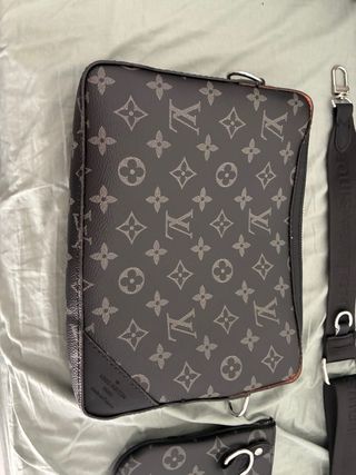 Bandolera Louis Vuitton Negra y Gris