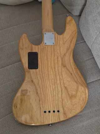 Bajo Sire Marcus Miller V7