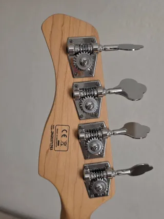 Bajo Sire Marcus Miller V7