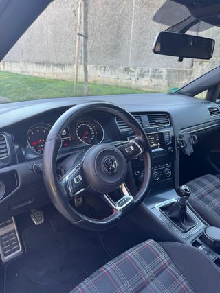 Volkswagen Golf GTI 2014
