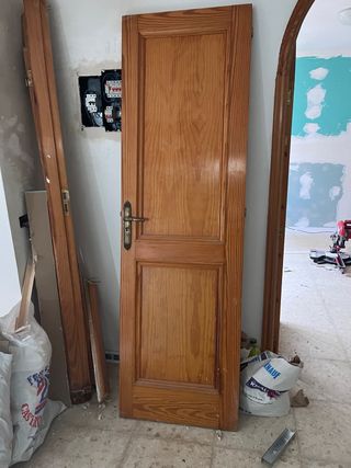 Puerta de madera 62.5 cm