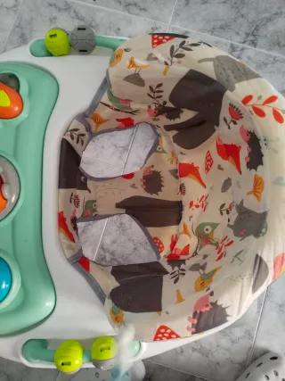 Andador bebé con juguetes