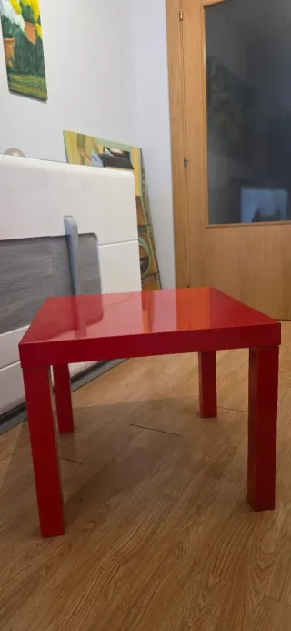 Mesa auxiliar roja - IKEA