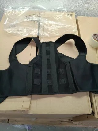 Correggi la postura della schiena con 8 magneti