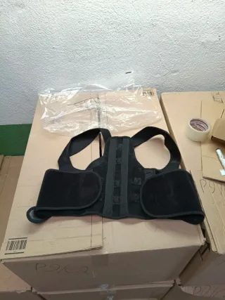 Correggi la postura della schiena con 8 magneti