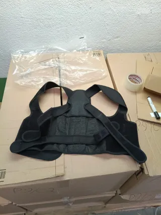 Correggi la postura della schiena con 8 magneti