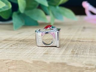 Charm Letra U con Rosa Roja - Plata