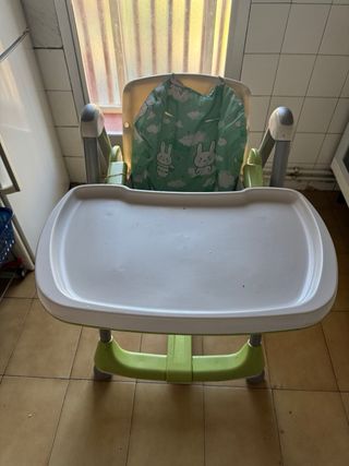 Trona de bebé verde y gris