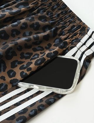 Pantalón Adidas Wide Leg Animal Print.