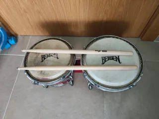 Bongos Bergen Doble Rojo + 2 baquetas