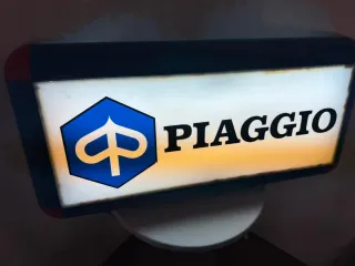Insegna luminosa Piaggio