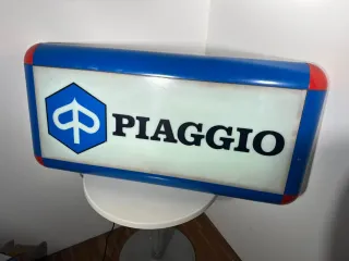 Insegna luminosa Piaggio