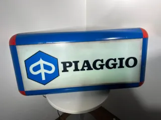 Insegna luminosa Piaggio