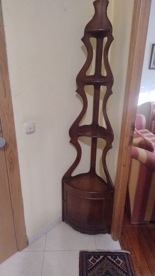 Estantería de esquina de madera