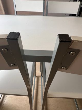 Mesa y 4 Sillas Comedor