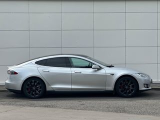 Tesla Model S 2013