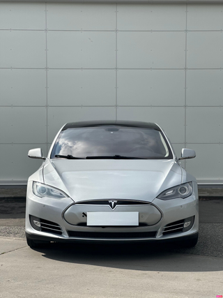 Tesla Model S 2013