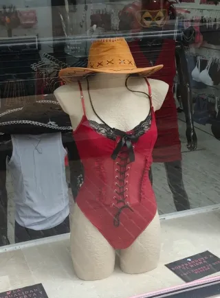 Maniquís para tienda de ropa