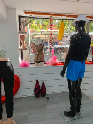 Maniquís para tienda de ropa