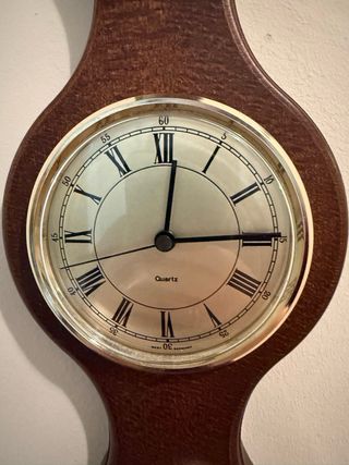 Estación meteorológica clásica de pared