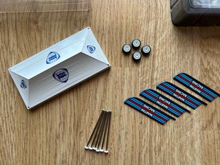 Set Mini GT 1/64 Lancia Delta HF Martini Racing.