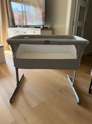 Cuna Colecho Chicco Next2Me Essential Gris