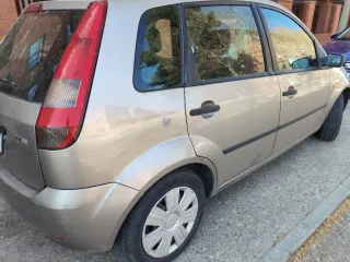 Ford Fiesta 2004