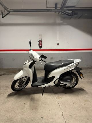 Honda SH Mode 125 Blanca