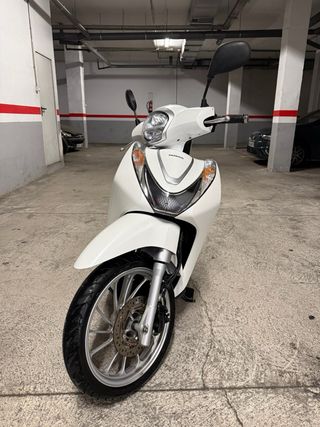 Honda SH Mode 125 Blanca
