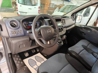 Opel Vivaro Combi 9 plazas Larga