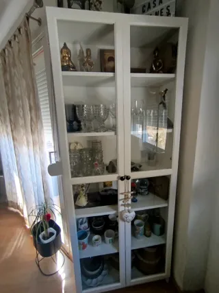 Vitrina Ikea Billy Madera y Cristal