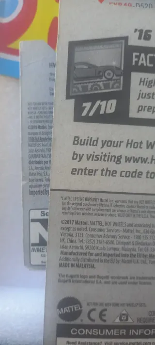 Conjunto 2 Hot Wheels 16 Bugatti Chiron