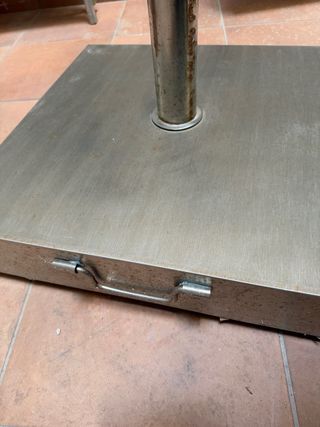 Base para sombrilla de metal