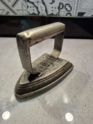 Plancha antigua hierro y bronce