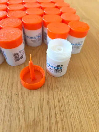 Lote 30 botes pegamento Cleopatra blanco