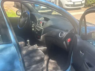 Citroen c3 motor 1.6 hdi 110 CV, año 2007, 2300€