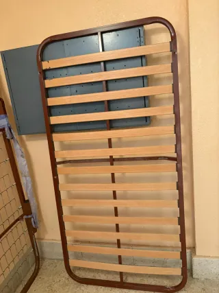 Somier de madera y metal