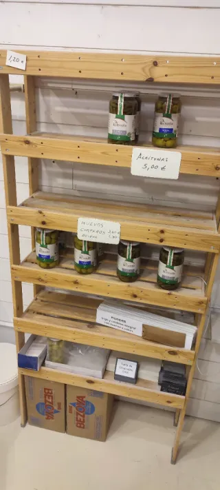 Estantería de madera pino