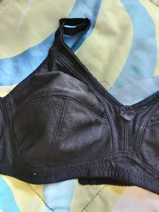 Sujetador negro bordado ESP/FR 125D, EUR 110D