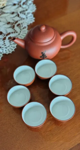 Teiera in terracotta con 6 mini coppe yixing china