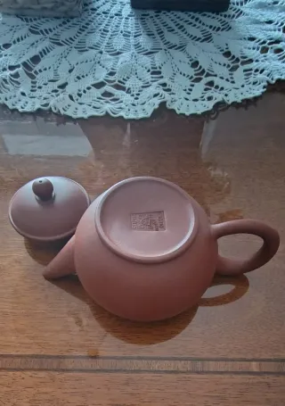 Teiera in terracotta con 6 mini coppe yixing china