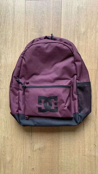 Mochila DC Shoes Negra y Morada