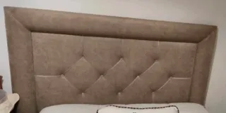 Cabecero de tela anti manchas asta abajo.