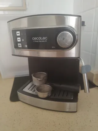Cafetera Cecotec Power Espresso 20. No funciona