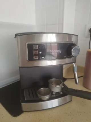Cafetera Cecotec Power Espresso 20. No funciona